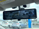 【デジタルインナーミラー】後席の大きな荷物や同乗者で後方が確認しづらい時でも安心!カメラが撮影した車両後方の映像をルームミラー内に表示。クリアな視界で状況の確認が可能です!