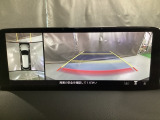 狭い場所での駐車やすれ違いなどでより的確な運転操作に役立つ360&deg;ビューモニターが装備されています。