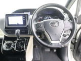 運転席から見たハンドルダッシュまわりになります。