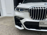 また、BMW正規認定中古車は、エマージェンシーサービスが自動付帯。24時間365日、皆様のカーライフをサポート致します。確かな安心のうえで、「駆けぬける歓び」をご堪能ください。