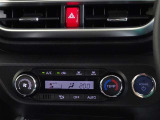 車内を快適に、オートエアコンを装備しています。