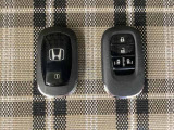 スマートキー付きですからドアロックの開閉およびエンジンスタートが楽々です。電動スライドドアの開け閉めもボタンで操作できます。スペアキーも同じものを用意しております。