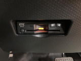 ETCを装備しています☆有料道路の料金所をノンストップで通過できてとても便利です☆高速道路のETC割引なども使えるのであるに越したことはない機能です!