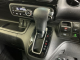 発進時から滑らかに加速する無段階変速のCVTはストップ&ゴーの多い街の中も快適です
