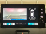 バックでの車庫入れも安心です! リアカメラが付いているバックモニター付のナビディスプレーを装備しております。バンパーについているソナーや、操作線もついており距離感も画面から確認できます。