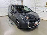 広々とした車内空間に優れた燃費性能。更にデザインも上質で人気のお車です!