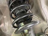 お車を安心してお乗りいただく為には、足回りの定期点検が欠かせません。サービスサポート(有償保証)では無料点検もご提供しており、安心のカーライフをお過ごしいただけるサポート体制が整っています。