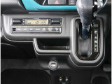 【オートエアコン】1年中快適な室内を提供!車内温度を設定すると、風量を自動で調整してくれます。
