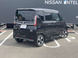 納車前に入念な点検整備をさせていただきます。もちろん全車走行距離無制限のワイド保証付きですので安心してお乗りいただけます。