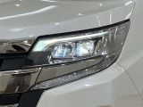 LEDヘッドライトです。デザイン性がよくとても明るいので、夜間の走行や悪天候でも安心です。しかも長寿命!