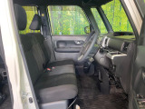 運転席シート廻りは使用感も少なく、良好な状態となっています。丁寧に使われていたことがよくわかりますね。