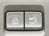 【パワーバックドア】スマートキーや運転席のボタンを押すだけでリアゲートが自動で開閉します!荷物を持っている時や、高い位置にあるバックドアを閉める際に便利な機能です♪