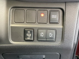【両側パワースライドドア】です。リモコンや運転席のスイッチ操作で楽々自動開閉。
