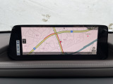 マツダコネクトの10.25インチワイドセンターディスプレイです。『Android Auto』『Apple CarPlay』や独自のコネクテッドサービスに対応したインターフェイスシステムです。