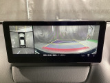 狭い場所での駐車やすれ違いなどでより的確な運転操作に役立つ360&deg;ビューモニターが装備されています。