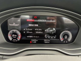 低走行車両入庫!レイアウトはステアリングスイッチで切り替えでき運転に集中しながら必要な情報を瞬時に得ることが可能です。