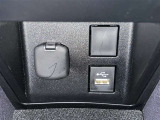 シガーソケット用の充電器が使用可能です!