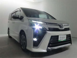 高輝度で点灯速度が速く、しかも消費電力の少ないLEDヘッドライトが装備されています!LEDの明るい光が走行中の視界の確保をサポートして、夜のドライブがより楽しく安全に運転できます♪