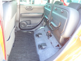 ◆チップアップ&ダイブダウン機構付【ULTR SEAT】は後席座面を左右分割で跳ね上げることができます。トランクで積載できない背の高い荷物をラクラク収納できます。ホンダ車ならではの人気装備です。