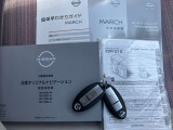 インテリジェントキーです♪キーを近づけてドアハンドルのスイッチを押すだけで開閉が出来ます♪カバンやポケットに入れてても反応するのでスムーズに乗車出来ます☆