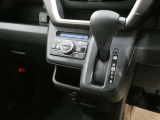 ミッションはCVTです 操作自体は通常のオートマチックと同様です 無段変速機といわれるCVTは変速のショックがなく、よりスムーズな運転が可能です