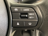 ハンドルにHondaセンシング系のクルーズコントロールやレーンキープアシストなどのスイッチが装備されています。ハンドルから手を離さず安全に操作できます。