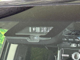 【三菱e-Assist】走行中に前方の車両等を認識し、衝突しそうな時は警報とブレーキで衝突回避と被害軽減をアシスト。より安全にドライブをお楽しみいただけます。
