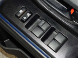 電動格納式ドアミラー・パワーウインドウを装備しています。