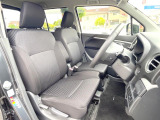 運転席シート廻りは使用感も少なく、良好な状態となっています。前オーナー様が丁寧に使っていたことがよくわかりますね。