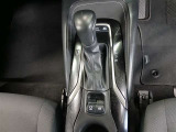 滑らかな加速と扱いやすさが魅力のCVT(無段変速機)を採用しており、 シフト操作はとてもスムーズです