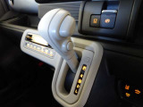 【CVT】無段変速機という意味です。 オートマミッションの中でも、ギヤによる変速をしないので、その分燃費が上がり経済的☆