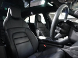 人気のブラック内装です