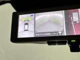 ルームミラーにクリヤーなカメラ映像で後方視界サポート!車両周囲安全確認にも役立つ、アラウンドビューモニター映像 スマート・ルームミラー装備!