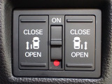 運転席からもスライドドアをボタン操作でスピーディーに開閉できます!またスマートキーでも操作できるので便利です。