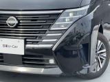 【LEDヘッドランプ】鮮やかな白色光で、クリアな視界を確保するLEDヘッドランプを装備しています。