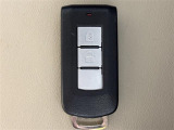 【スマートキー(エンジンスタートストップスイッチ)スマートキー(電子キー)を待っていれば、スイッチを押すだけでエンジンをかけることができます!