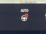 ステアリングヒータースイッチです。