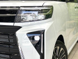 【LEDヘッドライト】悪天候や夜間走行時も良好な視界を確保し安心して運転できる高輝度LEDヘッドライトを装備!点灯速度が早く、消費電力も抑えられています。
