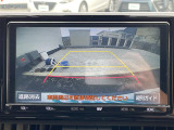 【バックモニター】後ろのカメラの映像がモニターに映し出されるので、後方の見えない死角や、障害物との距離感などもしっかり安全確認することができます。