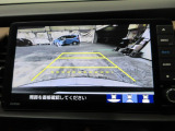 バックカメラの画像です。ガイドラインがスムースな車庫入れをサポートいたします。車庫入れの安心感がアップしますね。
