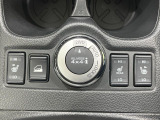 【シートヒーター】寒い日に重宝するシートヒーター!エアコンより早く温まってくれるので寒がりの人も安心ですね♪エアコンの温風は乾燥するから苦手、という方にもをおすすめです。
