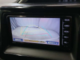 駐車が苦手な方でも安心のバックガイドモニター搭載。 後方の映像をクリアに表示し、ガイドラインで車庫入れや縦列駐車をしっかりサポート。毎日の運転がぐっとラクになります。