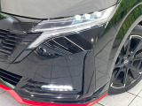 【LEDヘッドライト】悪天候や夜間走行時も良好な視界を確保し安心して運転できる高輝度LEDヘッドライトを装備!点灯速度が早く、消費電力も抑えられています。