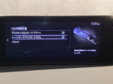 ハンドル操作をアシストすることにより車線からの逸脱回避を支援します。