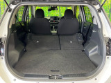 普段のお買い物や通勤、送迎等に十分な荷室スペースを確保しております。セカンドシートを倒すと、大きな荷物の積載も可能です♪