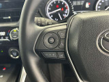 運転中、オーディオの操作をしてて、ハッとしたことはありませんか?ステアリングスイッチは、運転中でもハンドルでオーディオの操作が可能です。安全なドライブをサポートします。