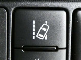 【LDA(レーンデパーチャーアラート)】&hellip;道路上の白線(黄線)をセンサーで認識し、ドライバーがウインカー操作を行わずに車線を逸脱する可能性がある場合、警報でお知らせします。