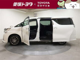 室内外はもちろん、シートを外してニオイの元となるフロアカーペットまで消臭・除菌を実施。中古車を気持ちよくお乗りいただけるクリーニングサービスです。詳細は販売店スタッフまでおたずねください。