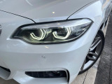 ●LEDヘッドライト:夜間走行時も良好な視界を確保し安心して運転できる高輝度LEDヘッドライトを装備!点灯速度が早く、消費電力も抑えられています。