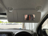 バニティミラーで身だしなみチェックできます(^^♪